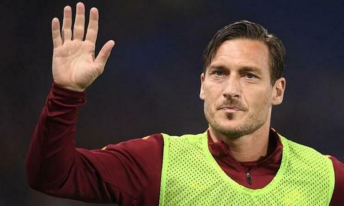 Totti từ chối đến Real vì không được trao băng thủ quân