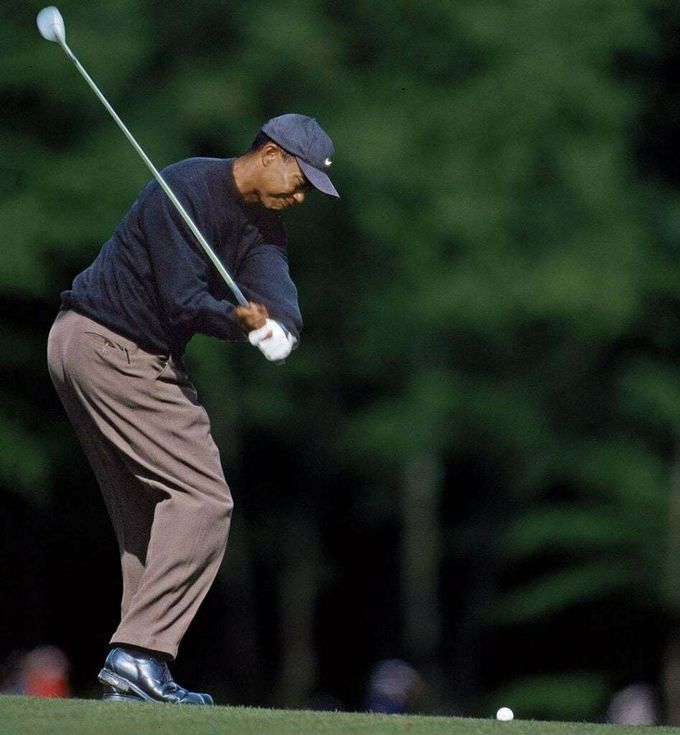 Tiger Woods đã thay đổi ngành bóng golf thế nào