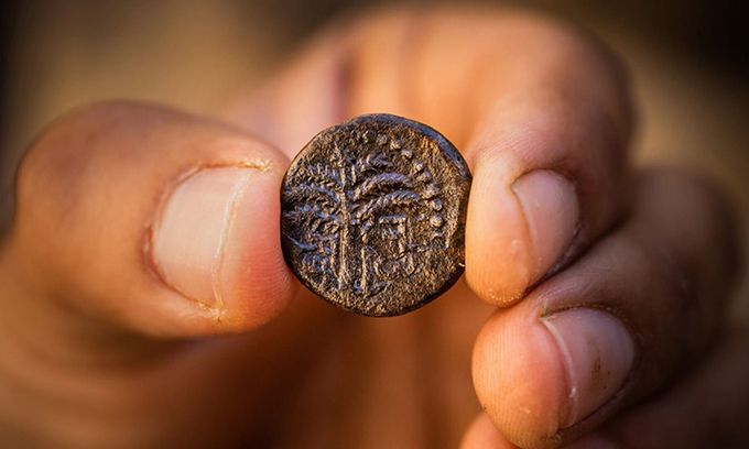 Phát hiện đồng xu hiếm gần 1.900 năm tuổi