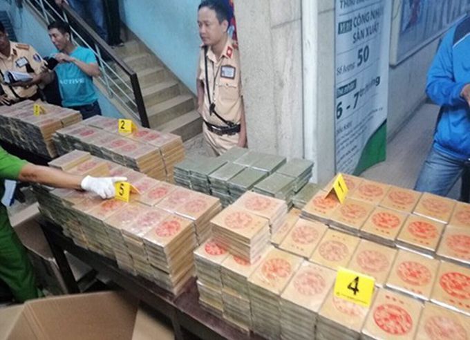 Truy tố người Đài Loan vận chuyển 895 bánh heroin